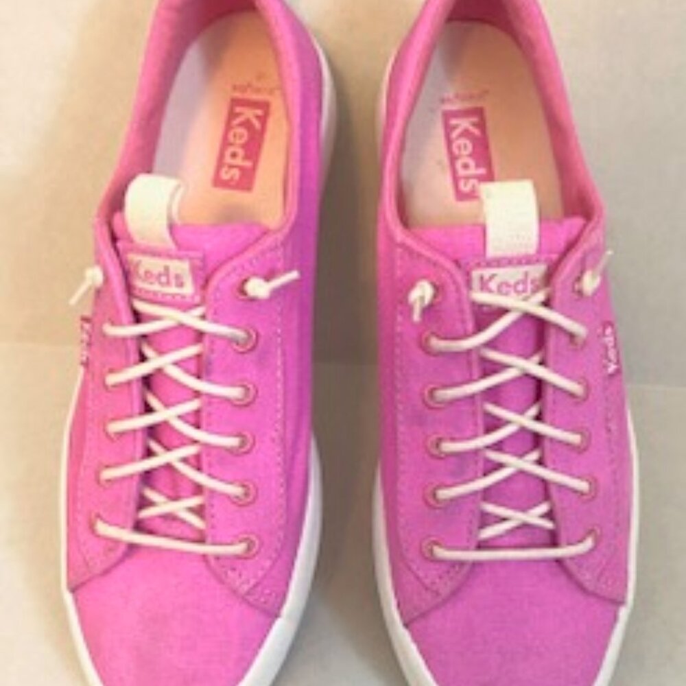 Womans SZ 7 Keds Canvas Tennis Shoe.  Kickback Lottie Low Top in Pink
